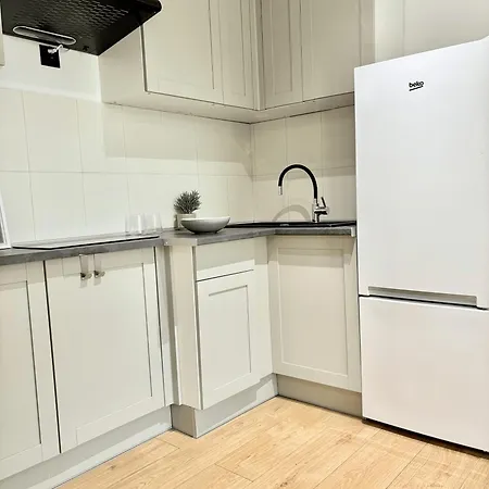 Obok Metra! Loftwola Varsovia