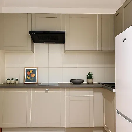 Obok Metra! Loftwola Apartamento