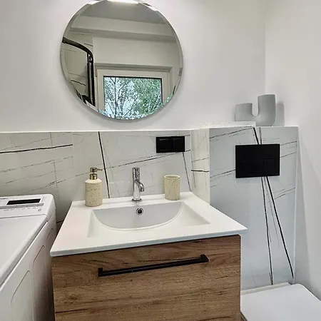 Obok Metra! Loftwola * Varsovia